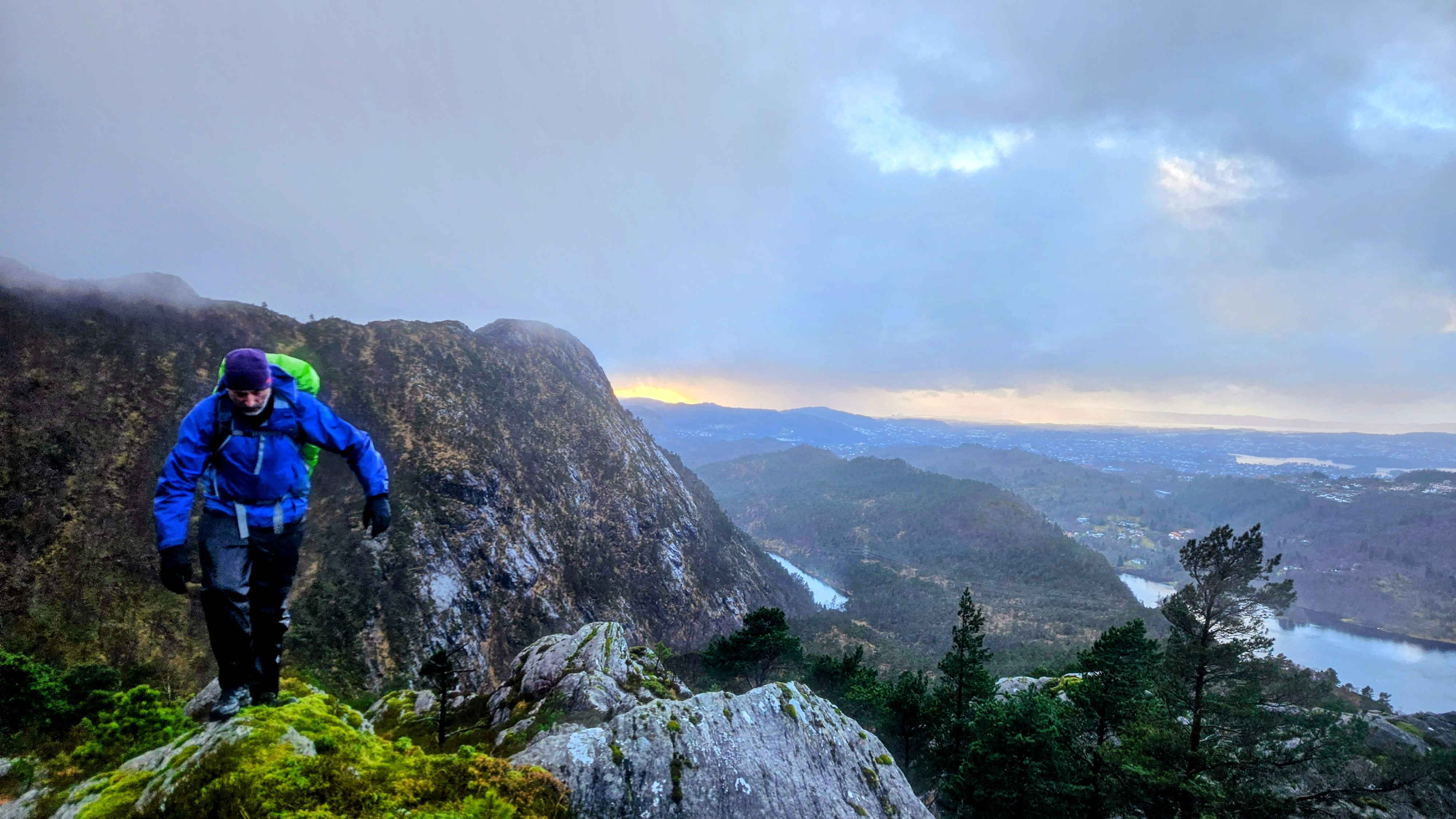Fjelltur til Brattlandsfjellet (375moh) fra Myrdalsvatnet