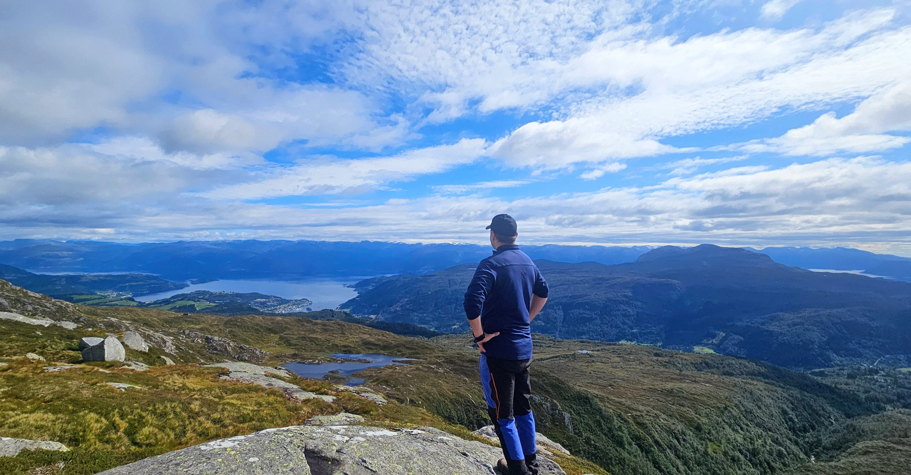 Fjelltur til Solhellanuten (907moh) på Kvamskogen