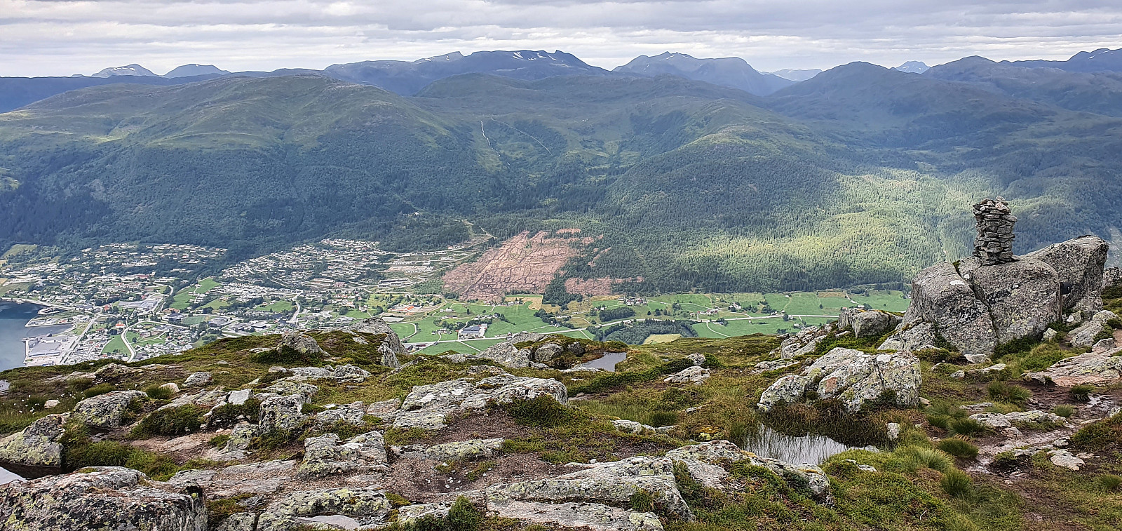 Fjelltur til Trollenyken / Trollenykjen (899moh) fra Nordfjordeid