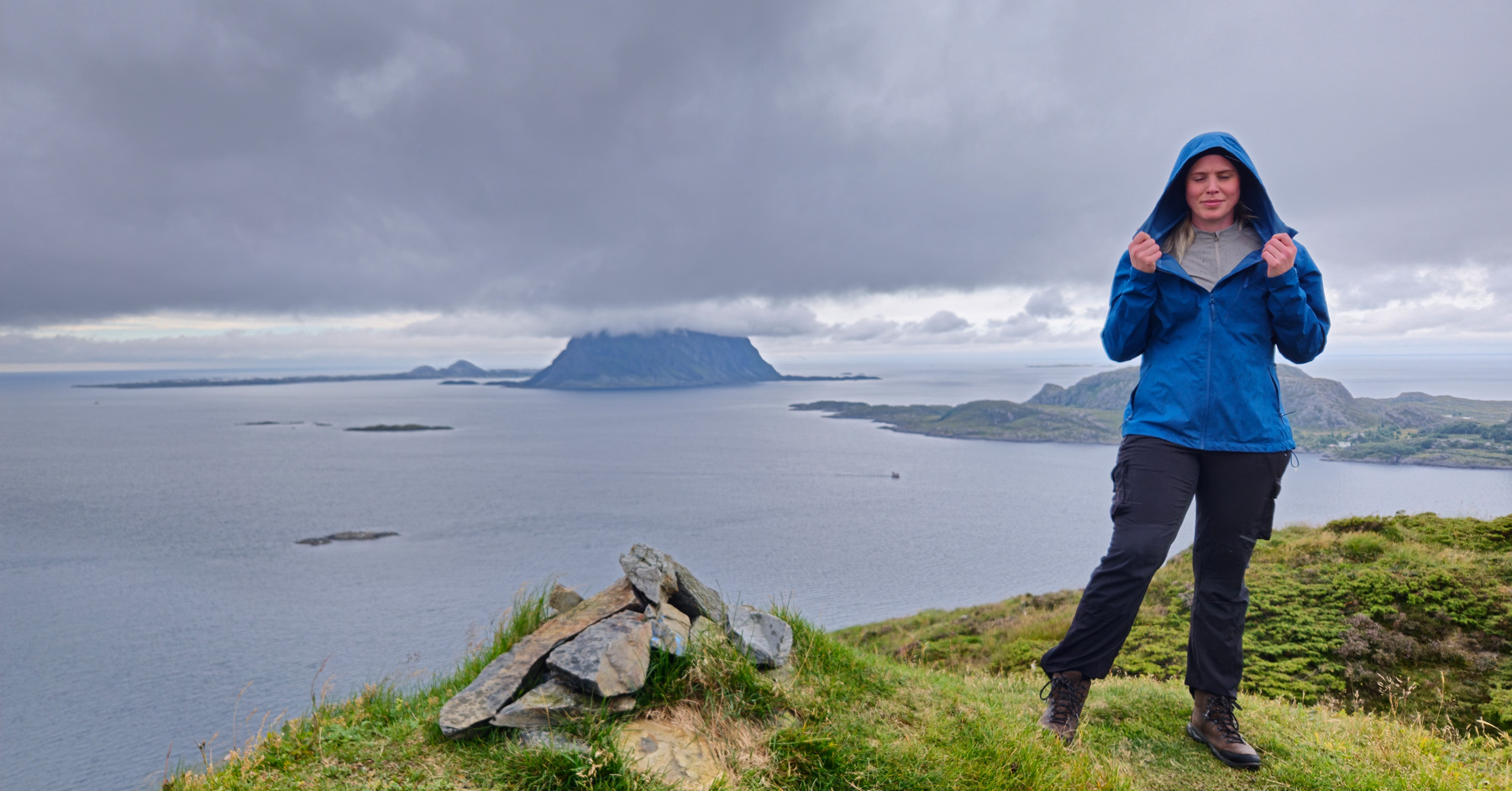 Tur til Brurastakken (177moh) og Skardvikenova (175moh) på Atløy