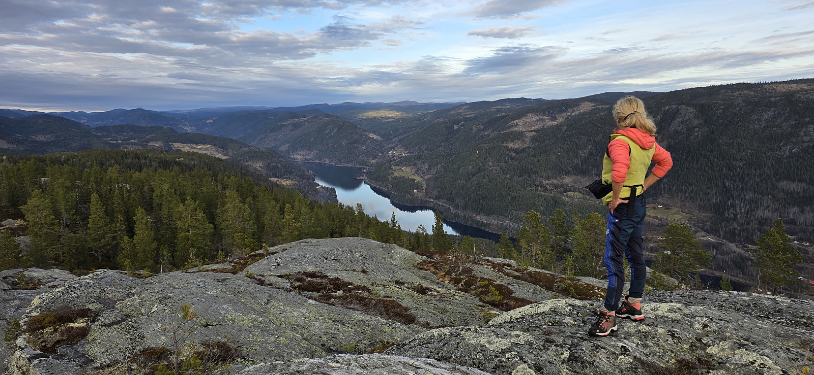 Hanskonatten (734moh)