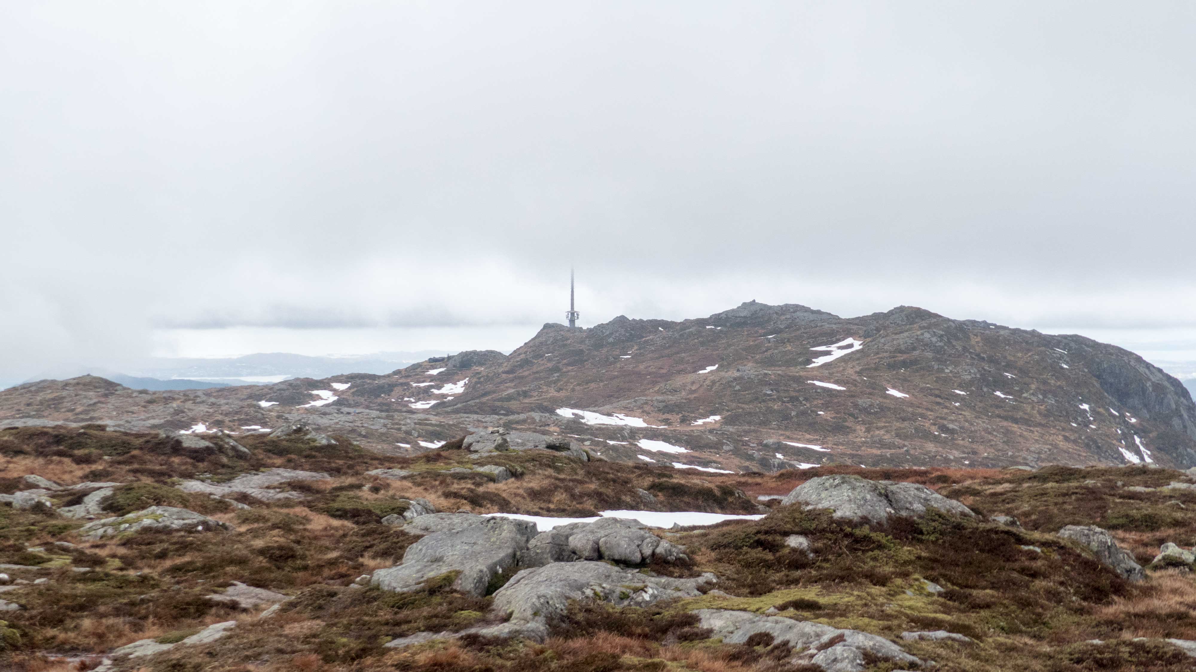 Vidden motsatt vei ...fra Fløyen til Ulriken