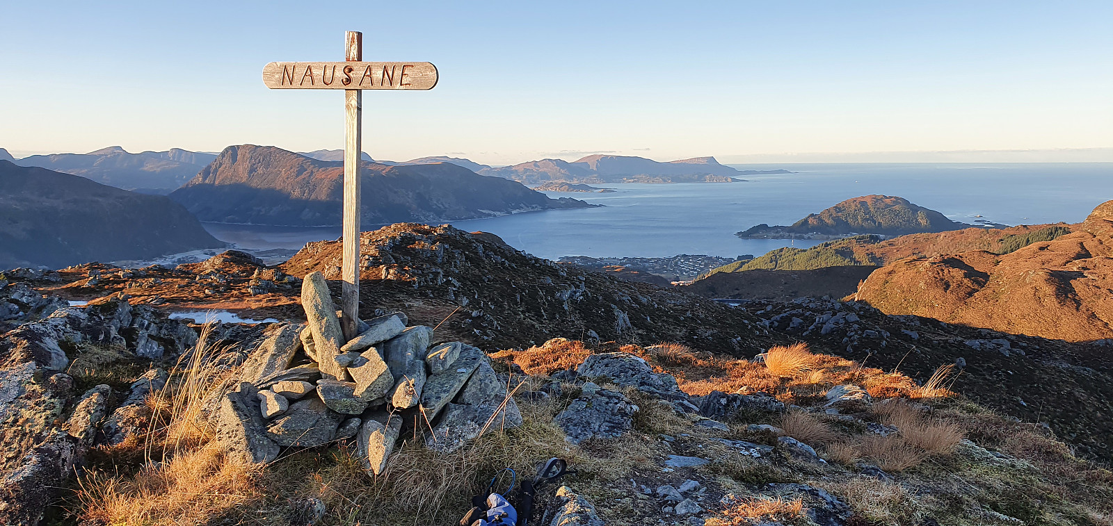 Fjelltur til Nausane (448 moh) sørøst på Stadlandet