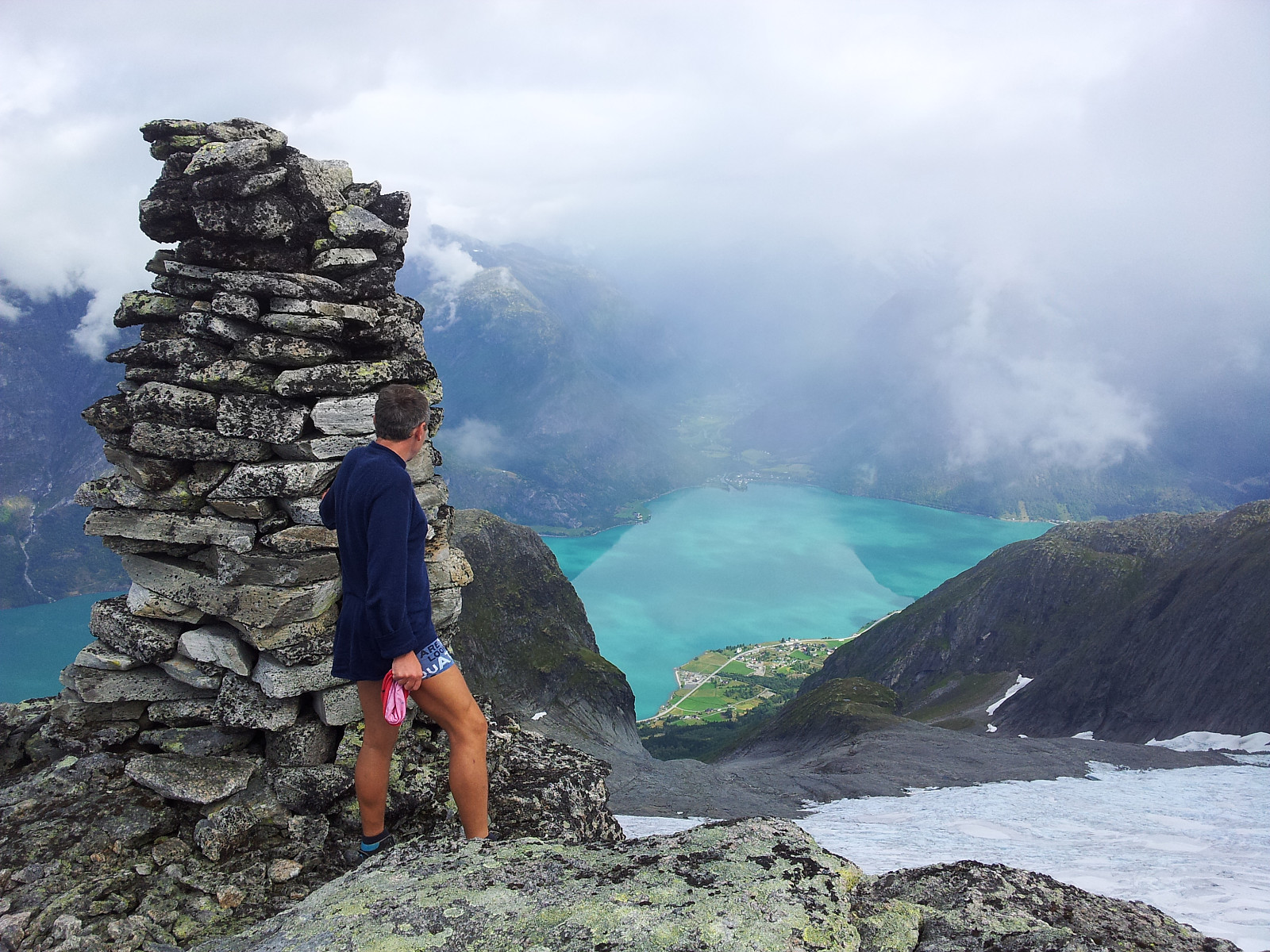 Fjelltur til Storskredfjellet (1744 moh) i Oppstryn