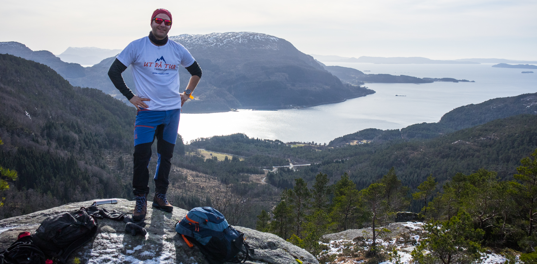 Skarsnuten (410 moh) fra Hafskor i Fusa