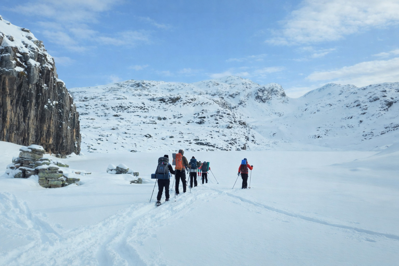 Fra Vending på ski over islagte vann til Hamlagrøosen