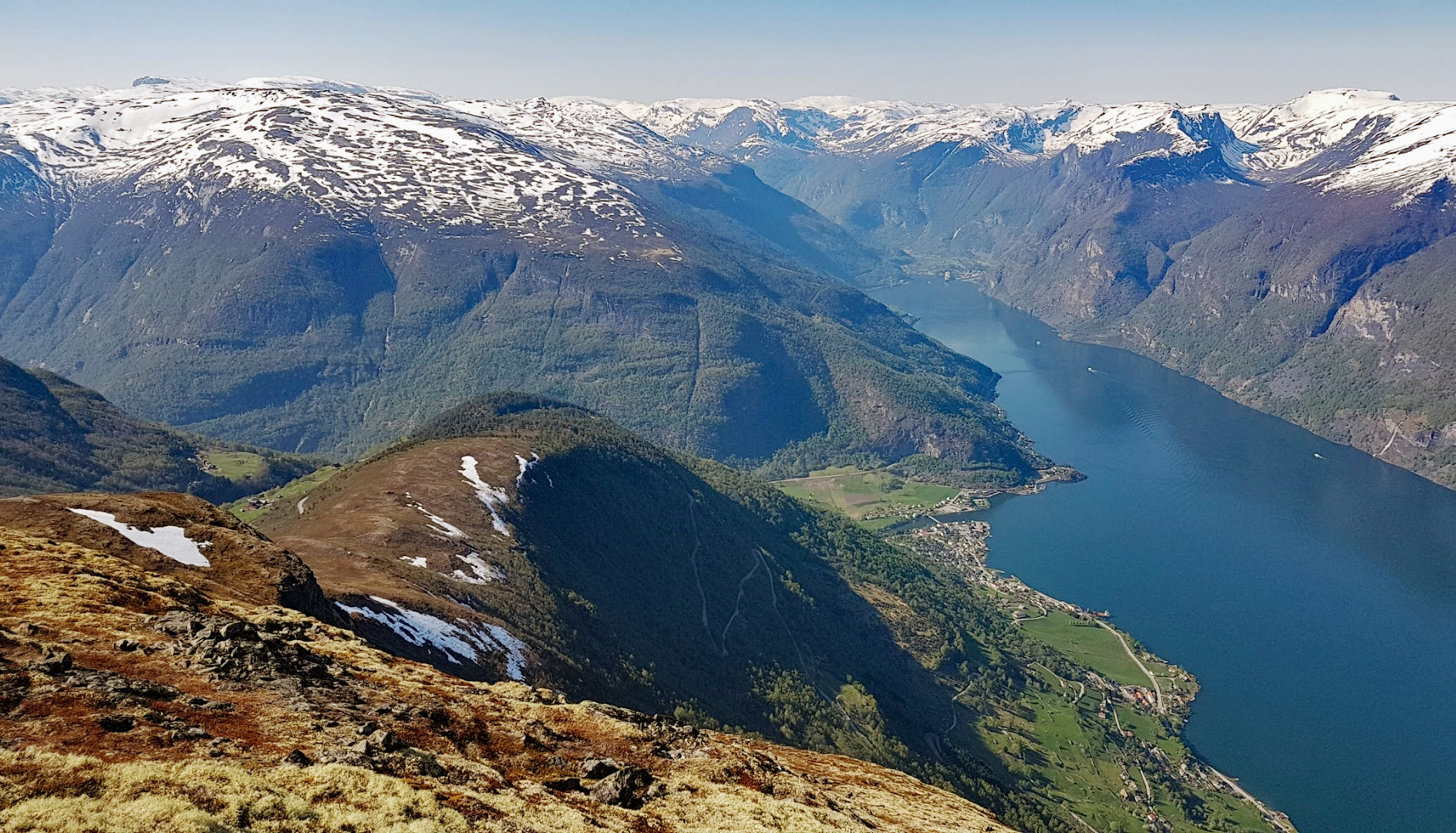 Fjelltur til Prest (1478 moh.) i Aurland