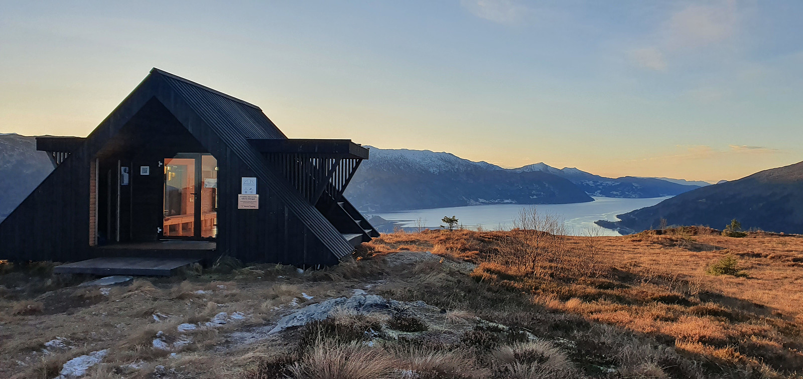 Naustdalskammen (493 moh)