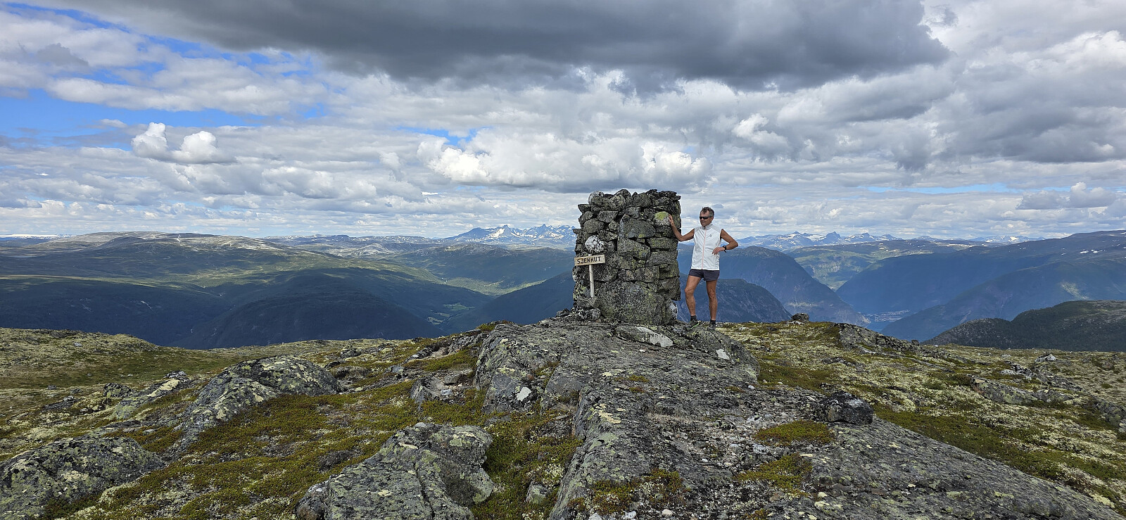Fjelltur til Vetanosi (1134moh) fra Fodnes